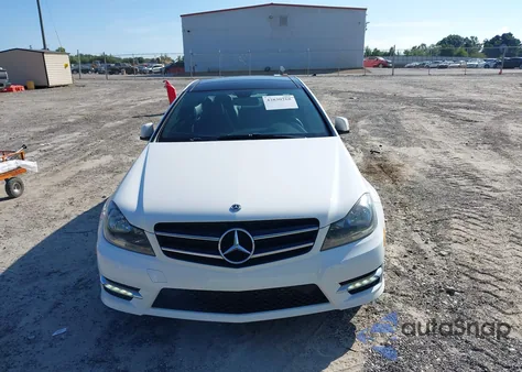 2015 Mercedes-Benz C 250 from USA, damaged, VIN WDDGJ4HB9FG403845